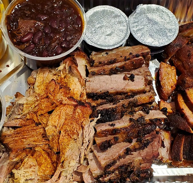 https://heavenstablebbqmke.com/wp-content/uploads/2022/12/img-5-1.jpg